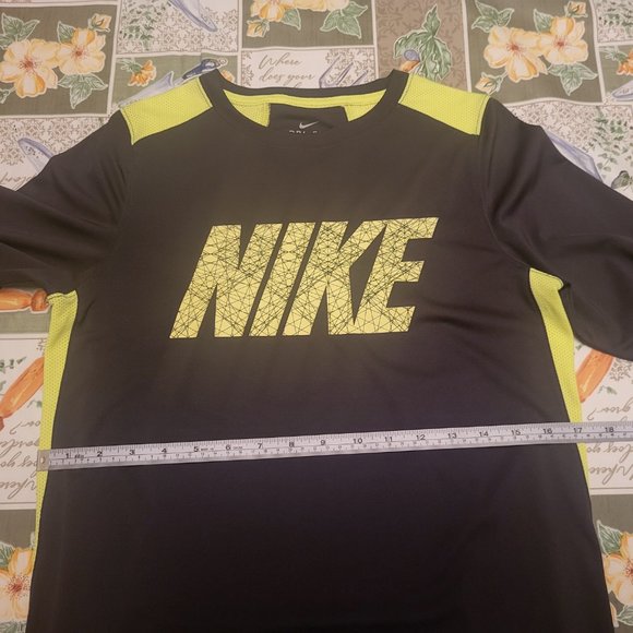 Nike DRI-FIT Long Sleeve Charcoal Gray & Neon Athletic Shirt Boys Large - Picture 8 of 9